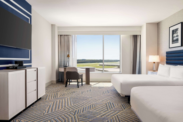 Bedroom 3, Hilton BNA Nashville Airport Terminal, Davidson
