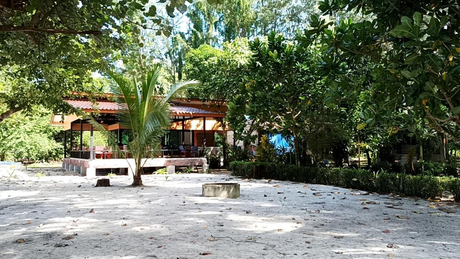 Others 4, Payam Cabana, Muang Ranong