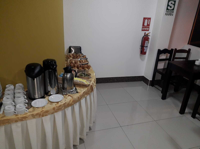 Food & Drinks