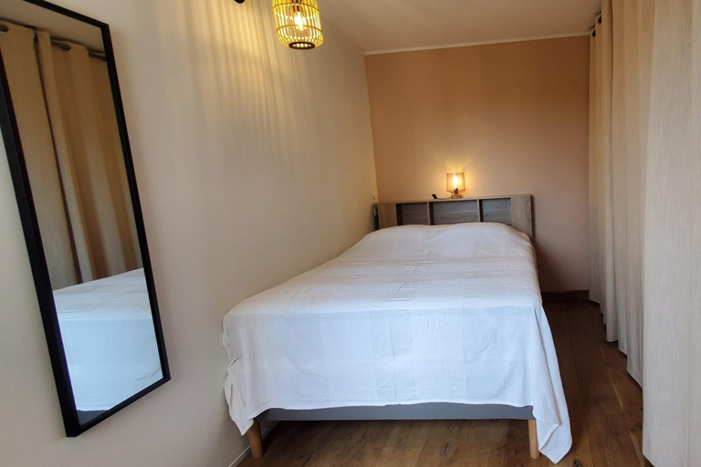 Others 4, Modern T2 near train station with swimming pool, Var