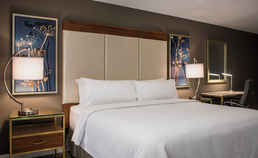 Bedroom 3, Temple Gardens Hotel & Spa, Division No. 7