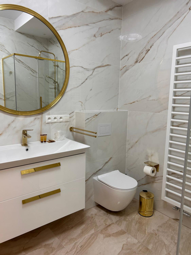 Bathroom 11