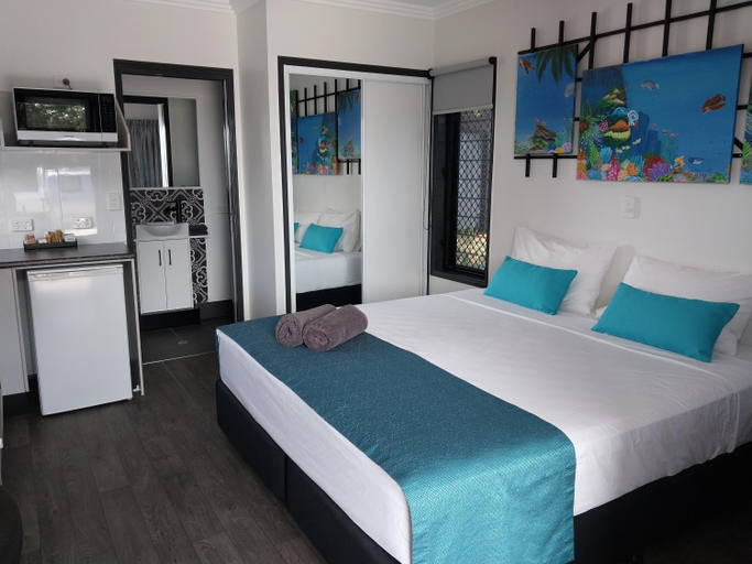 Bedroom 3, The Dugongs' Rest, Torres