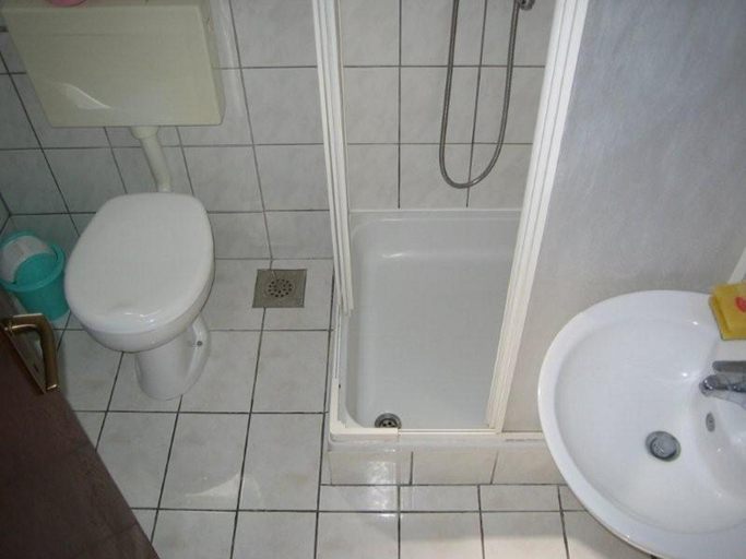 Shower 2, Apartments Dujlovic, Privlaka