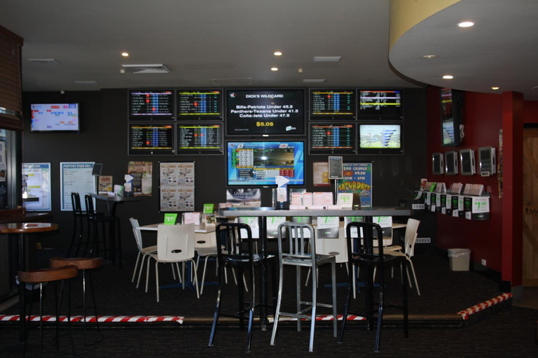 Others 2, Commercial Hotel Nambour, Maroochy - Nambour