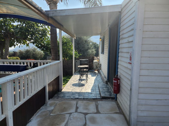 Terrace/patio 5, The Lake House