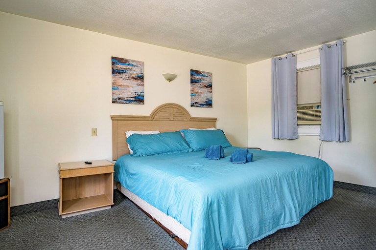 Bedroom 3, Beach Club by Beach1 Motel, Lake Hurron