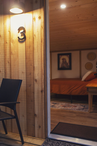 Others 5, Heartwood Retreats, Powell River