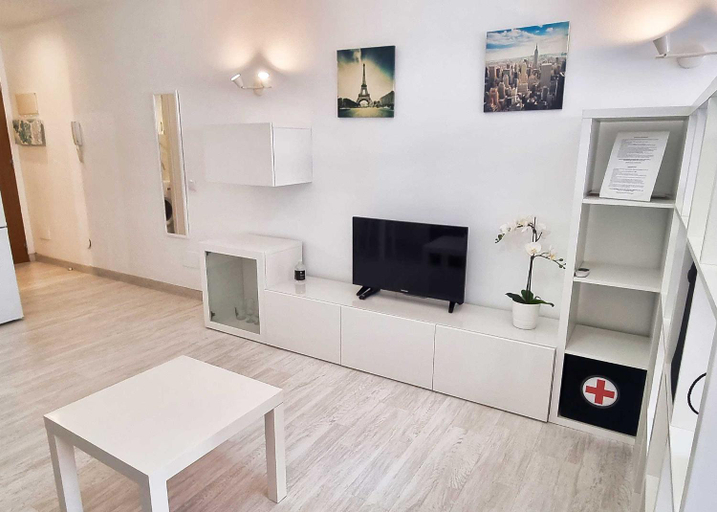 Others 5, Marino II 206. Great studio second-line to the beach in Marbella centre., Málaga