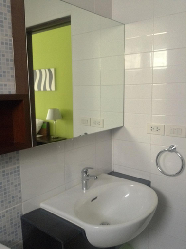 Bathroom 5, PT Court, Ratchathewi