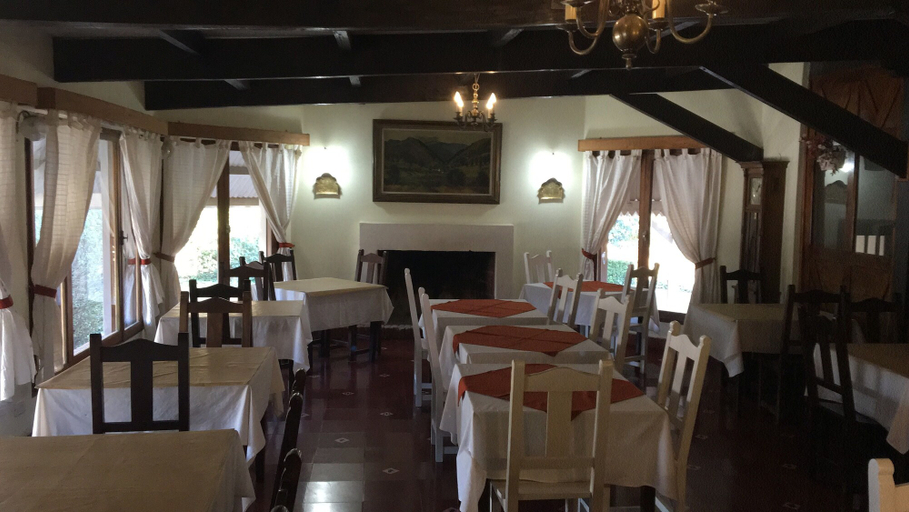 Food & Drinks 4, Hotel Prater, Calamuchita