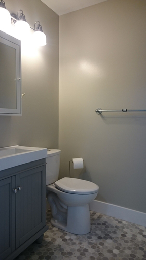 Bathroom 5, North Rustico Harbour Inn, Queens