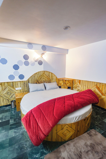Bedroom 2, Luvya Retreats Hotel, Kullu