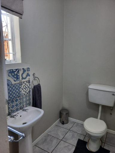 Bedroom 5, Little Milner Cottage, Chris Hani