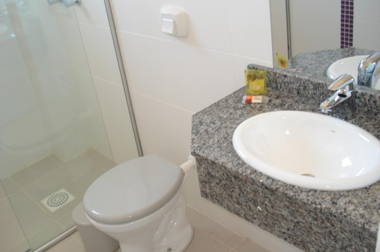 Bathroom 4, Brisa Parque Hotel, Erechim