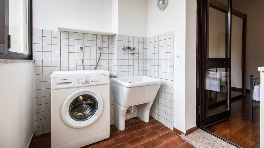 Bathroom 4, Italianway - Roma 36, Udine
