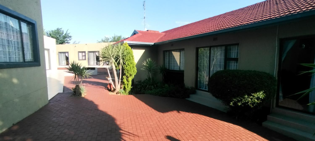 Others 4, Zwelibanzi Guesthouse, City of Johannesburg