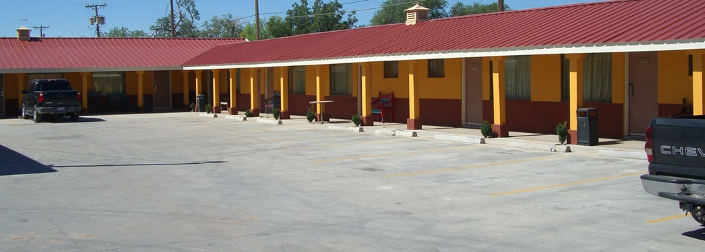 Others 5, Budget Inn, Eddy