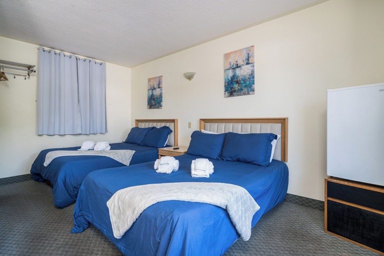 Bedroom 3, Beach Club by Beach1 Motel, Lake Hurron