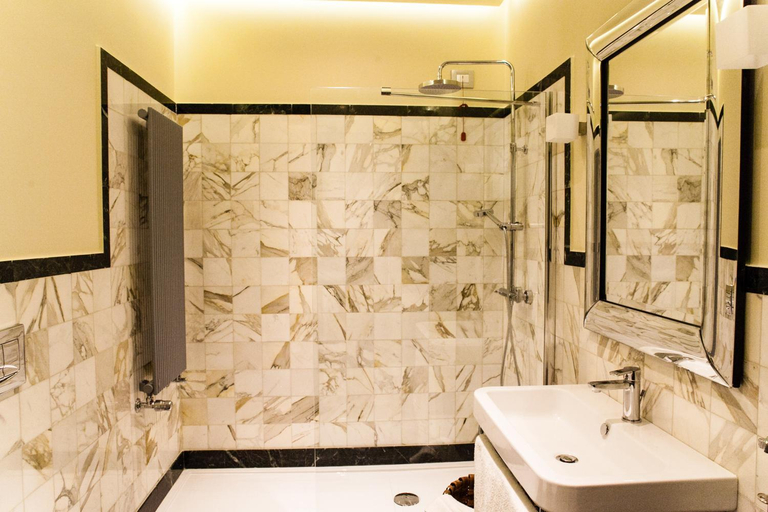 Bathroom 4, Palazzo del Senatore, Frosinone