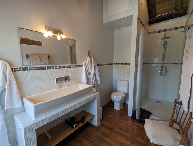 Bathroom 3, Château de Lavaud, Charente