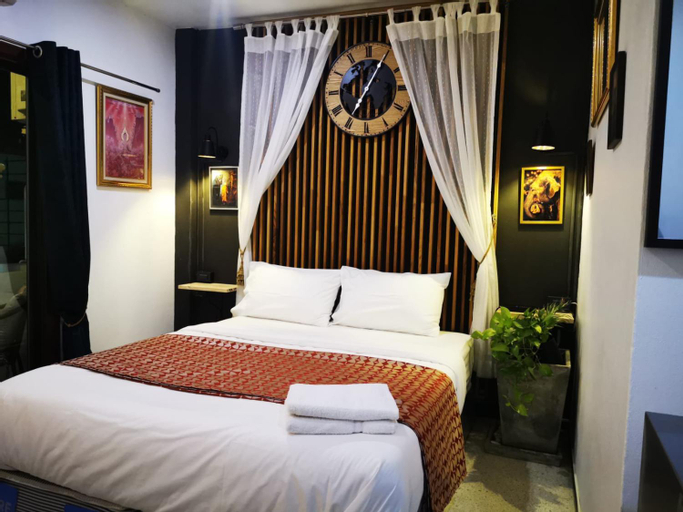 Max's Beach House, Pattaya