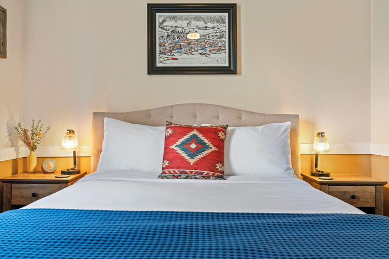 Bedroom 2, The Bent Elbow Hotel, San Juan