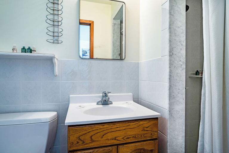 Bathroom 4, Beach Club by Beach1 Motel, Lake Hurron