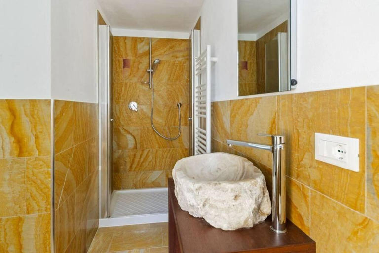 Bathroom 4, Villa Vale, Imperia