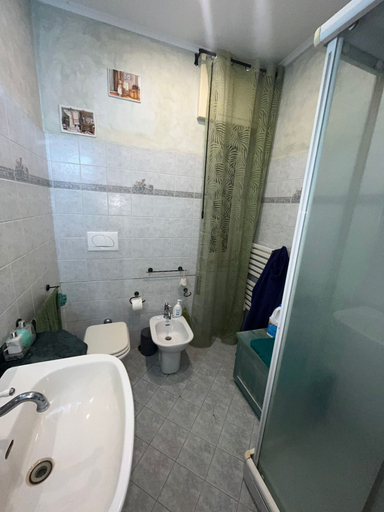 Bathroom 4, Specter Guesthouse, Rome