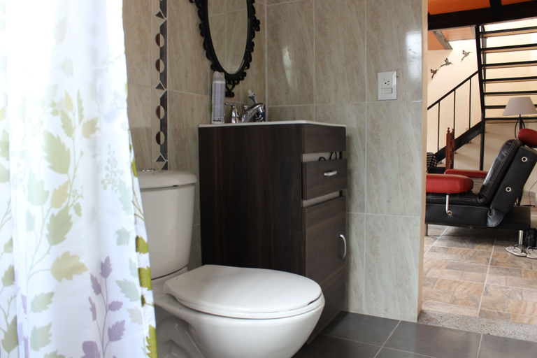 Bathroom 4, Bhakti Coffee Farm, Zipacón