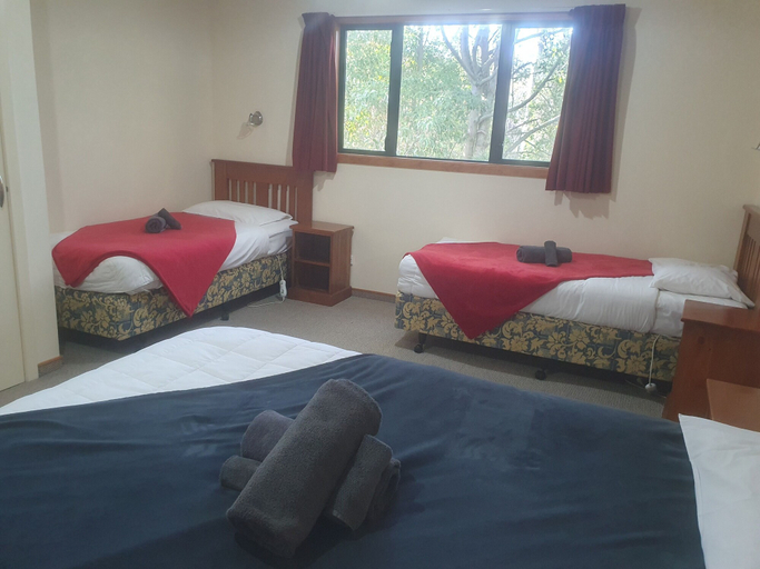 Bedroom 4, Geraldine Motels, Timaru