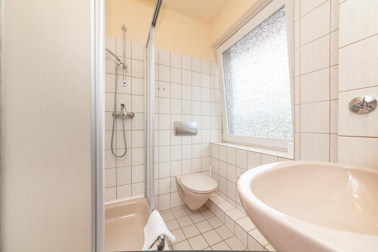 Bathroom 5, Hotel Zum Kaffeekännchen, Segeberg