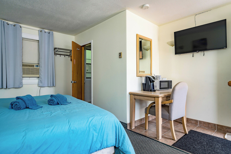 Bedroom 3, Beach Club by Beach1 Motel, Lake Hurron