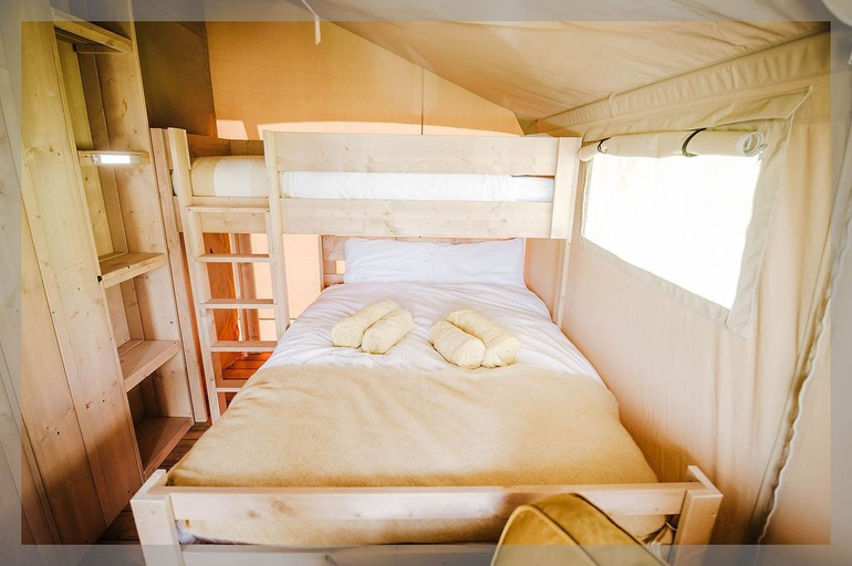 Bedroom 3, Remarkable 2-bed Safari Lodge in Llanidloes, Powys