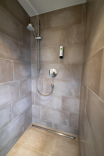 Bathroom 4