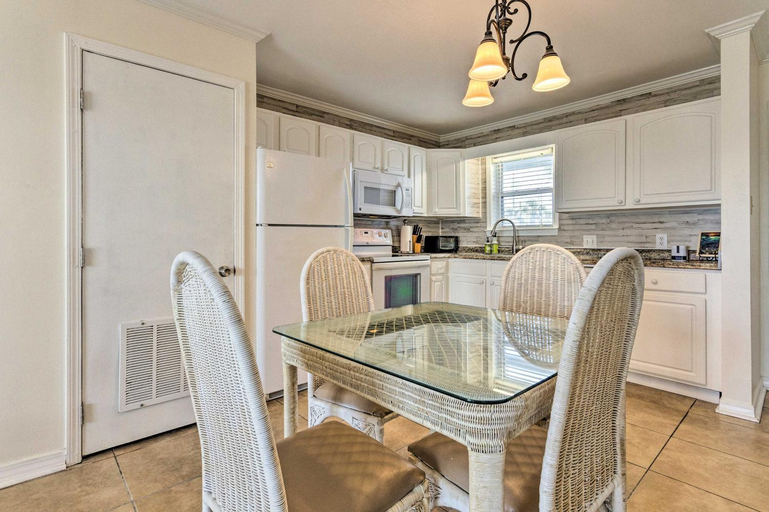 Others 5, Fort Walton Beach Condo: Walk to Local Beach!, Okaloosa