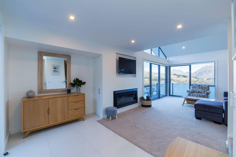 Others 3, Executive Living in Bluewater - 3 Bedroom Apartment, Queenstown-Lakes