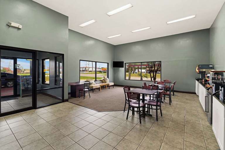 Food & Drinks 4, SureStay by Best Western Gulfport, Harrison