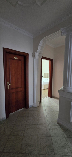 Others 4, KOA Hotel Tiranë, Tiranës