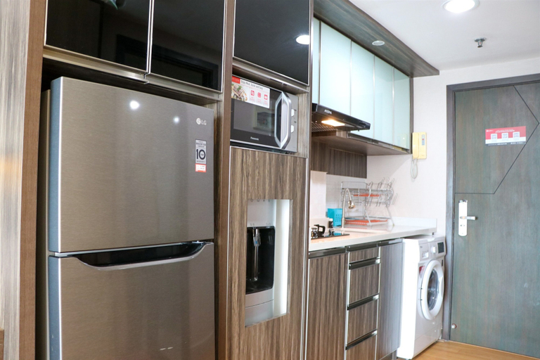 Others 4, Homey And Cozy Living Studio At Tamansari The Hive Apartment, Jakarta Timur