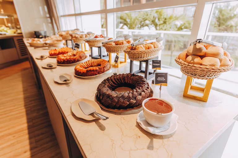 Food & Drinks 9