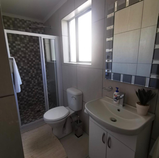 Others 5, Emerald Boutique Guesthouse, Chris Hani