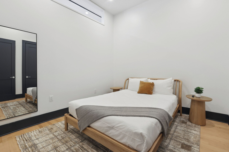 Bedroom 2, Roami at 714 Canal, Orleans