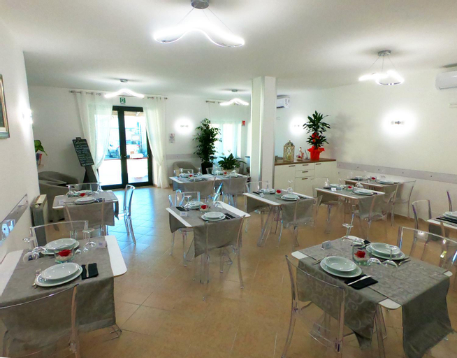Food & Drinks 5, Hotel Aurora, Savona