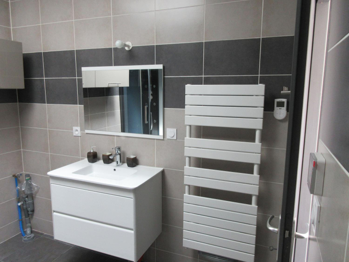 Bathroom 2, Meubles des 3 iles plain-pied, Charente-Maritime