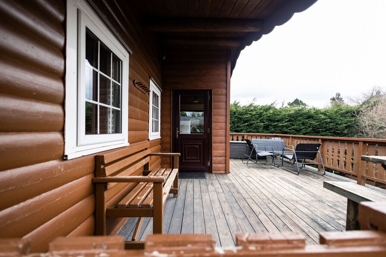Others 5, Rural 3 Bed Log Cabin Getaway, Gwynedd