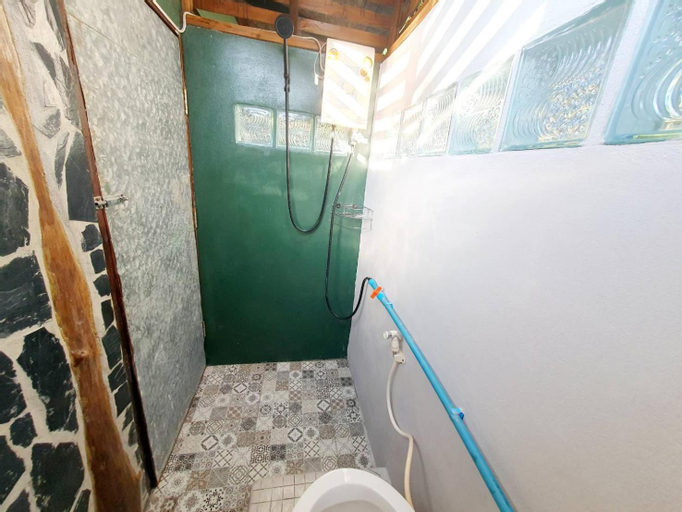 Bathroom 4