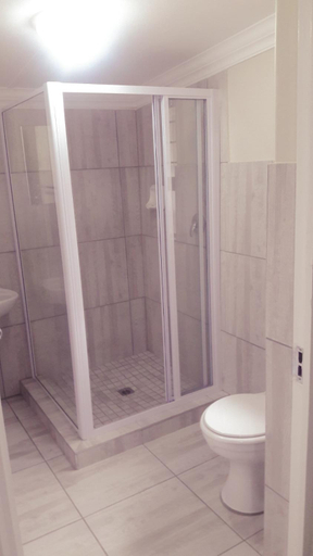 Bathroom, Zanevovo, Ugu