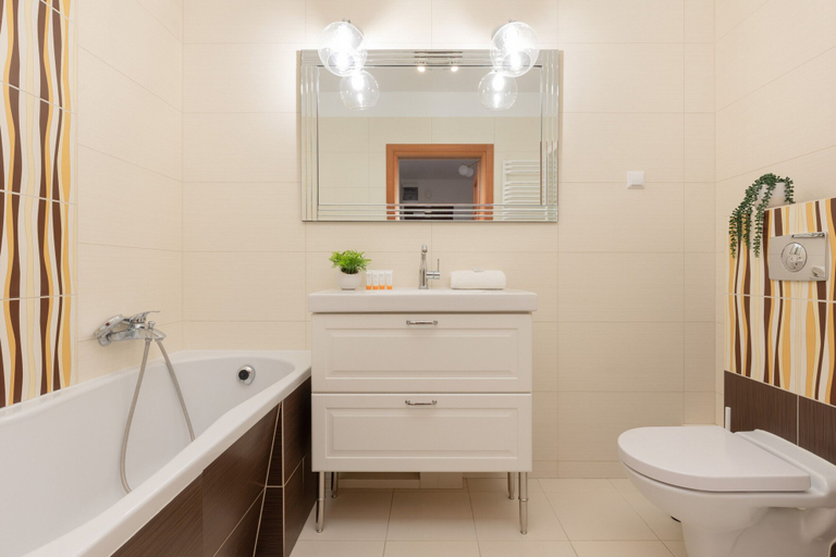 Bathroom 3, Fort Bema Apartment by Renters, Warsaw